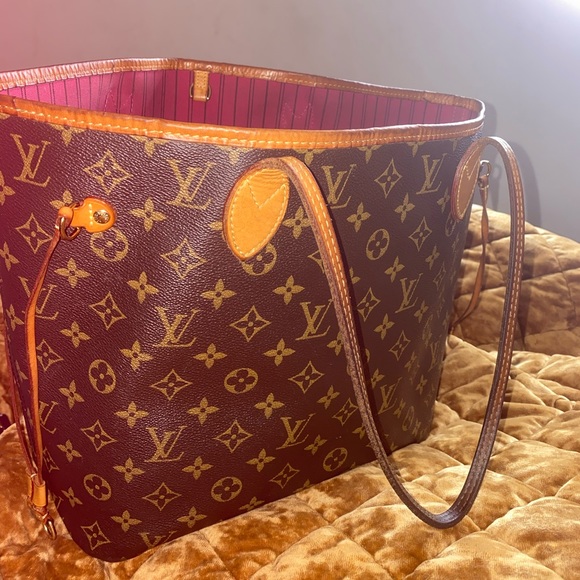 Louis Vuitton never full